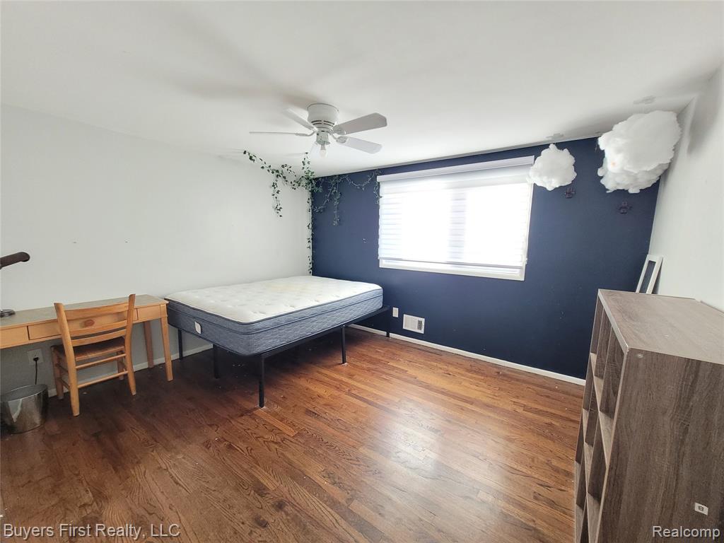 14710 Loretta Place, Oak Park, MI 48237 — Photo 22
