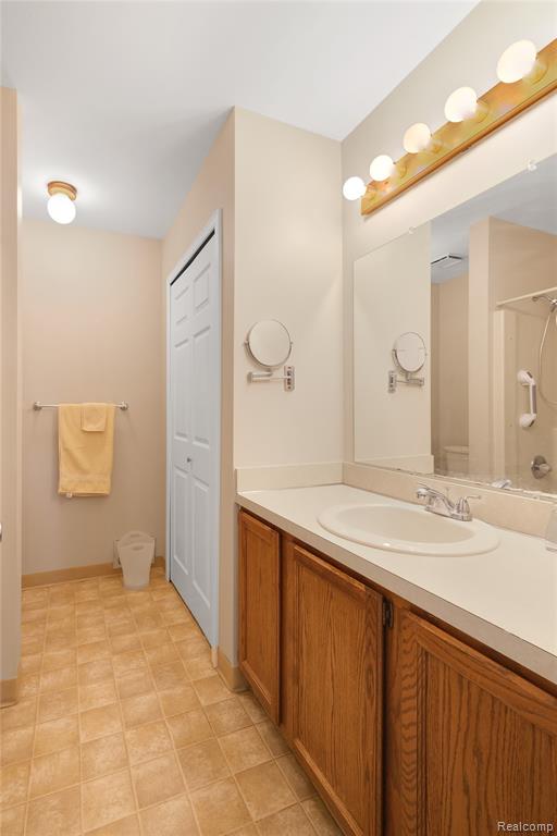 43529 Oakbrook Road, Canton, MI, 48187
