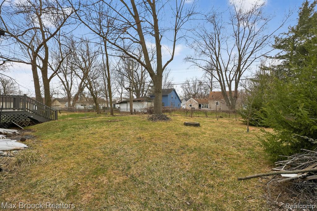 21631 Tulane Avenue, Farmington, MI 48336 — Photo 43