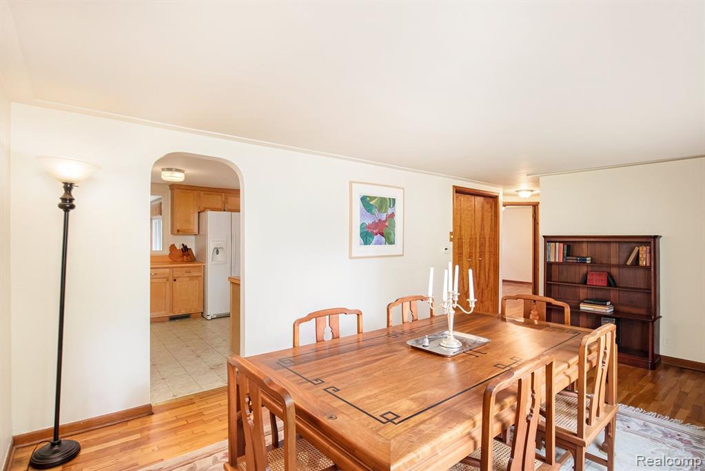 807 S OAK Street, Fenton, MI 48430 — Photo 12