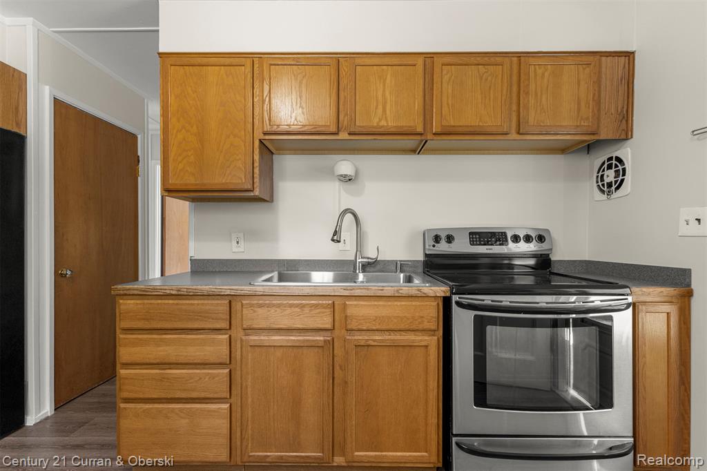2269 S Circle Drive, Ann Arbor, MI 48103 — Photo 7