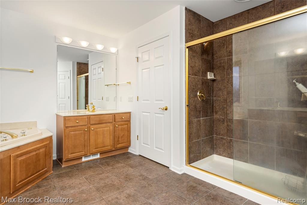 6901 Reed Court, West Bloomfield, MI — Photo 47