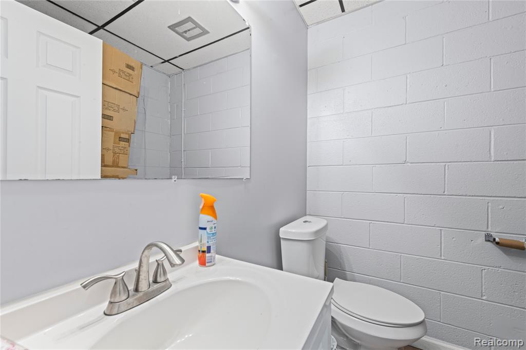 43911 Van Dyke, Sterling Heights, MI 48314 — Photo 24