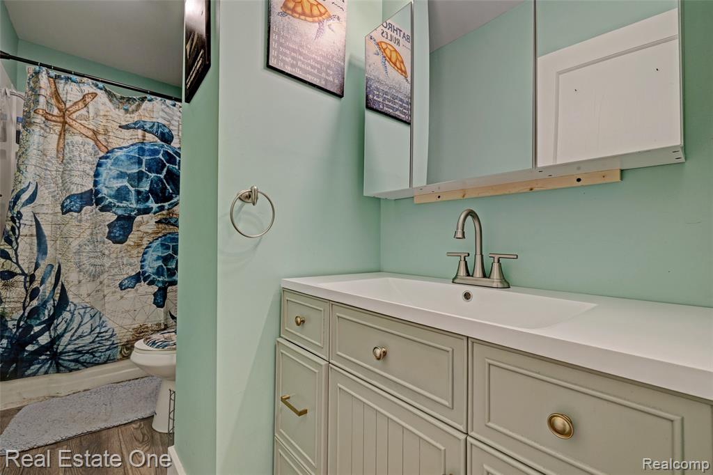 8247 Miller Road, Swartz Creek, MI 48473 — Photo 14