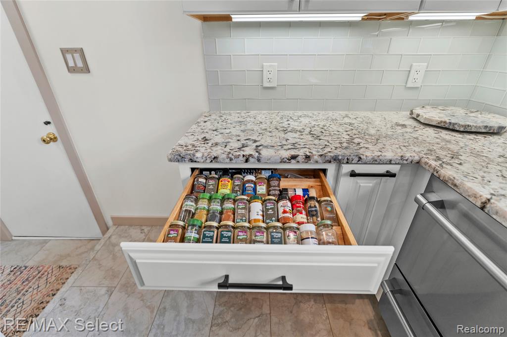 3101 W Maple Avenue, Flint, MI 48507 — Photo 18