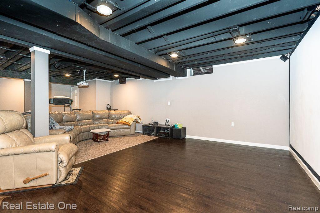 985 Monterey Lane, Rochester Hills, MI 48307 — Photo 46