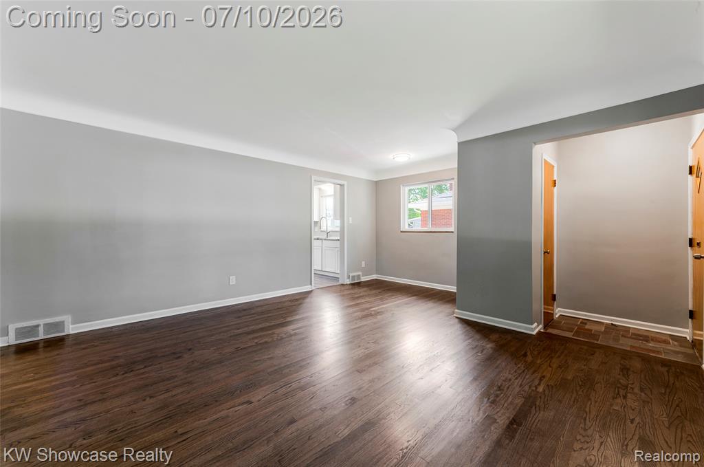 8936 Merriman Road, Livonia, MI 48150 — Photo 20
