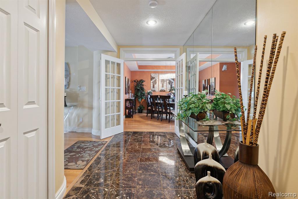 8162 E JEFFERSON Avenue, 7B, Detroit, MI 48214 — Photo 6