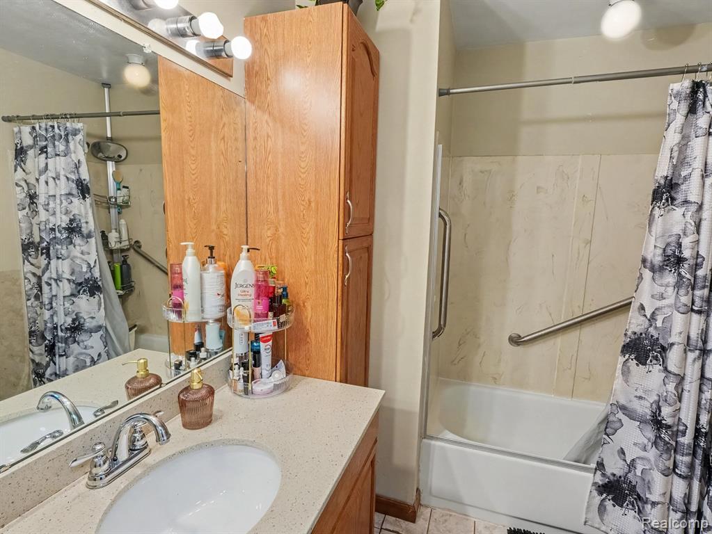1418 Oakview Drive, Canton, MI 48187 — Photo 10