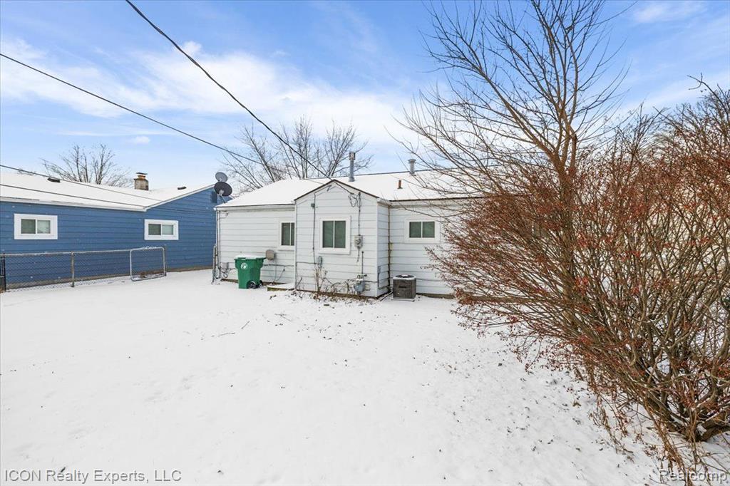 6306 GILMAN Street, Garden City, MI — Photo 9
