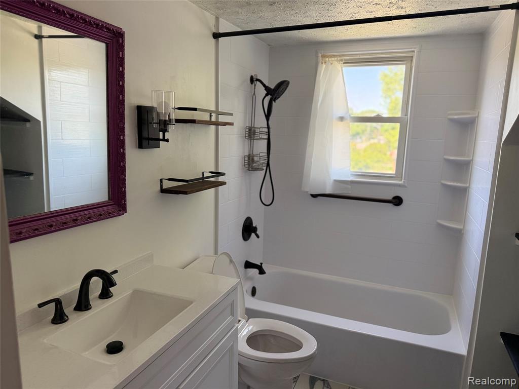 834 W Houstonia Avenue, Royal Oak, MI 48073 — Photo 9