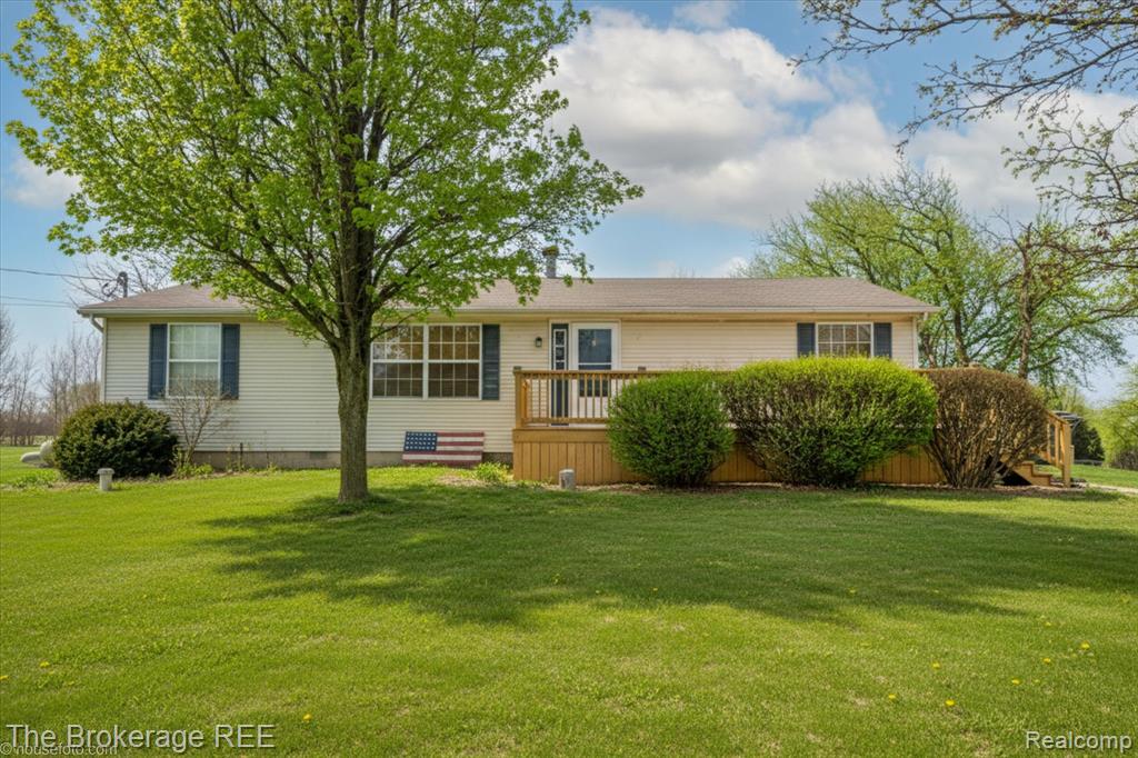 8247 N Center Road, Mount Morris, MI 48458 — Photo 4