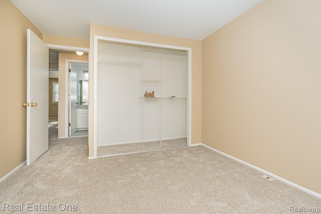 5075 Buckingham Drive, Troy, MI 48098 — Photo 26
