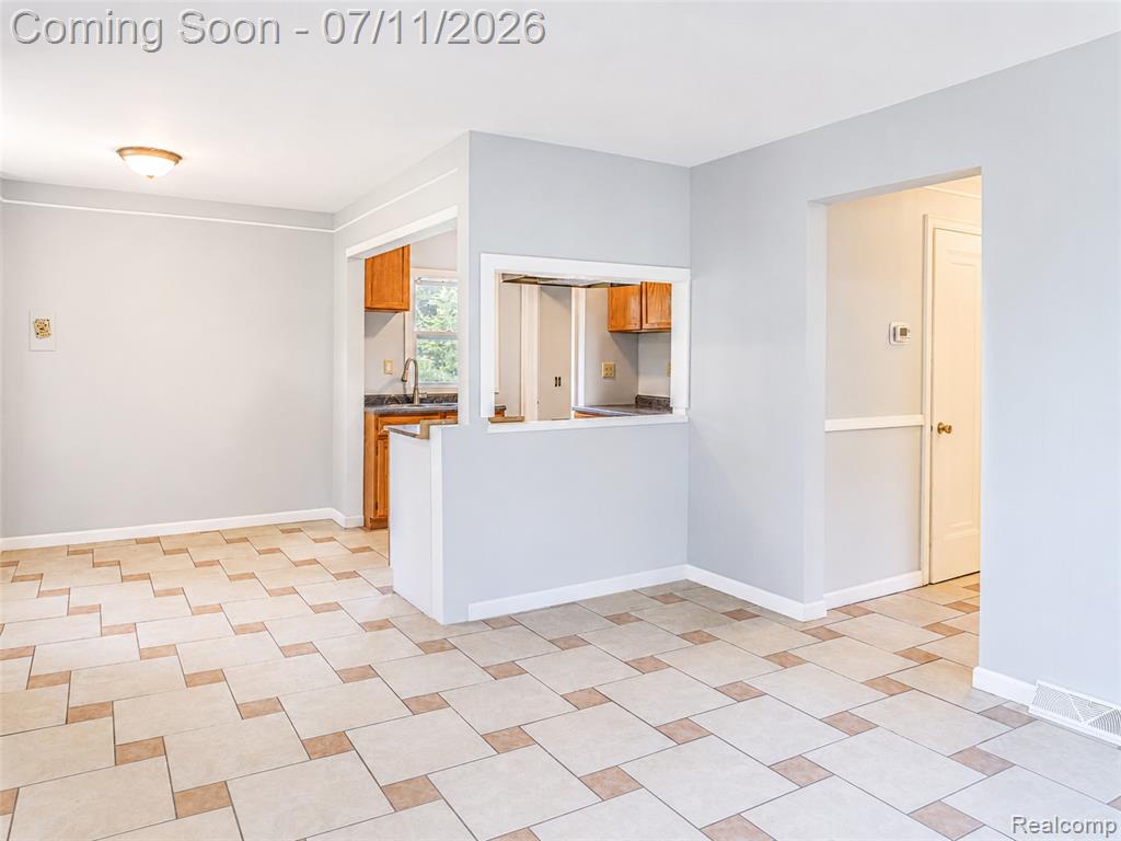 4855 Hatchery Road, Waterford, MI 48329 — Photo 10