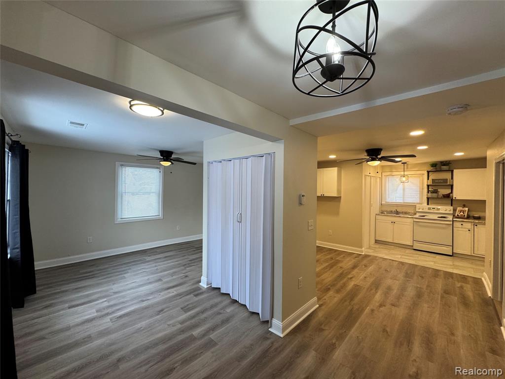 20830 Montrose, Warren, MI 48089 — Photo 8