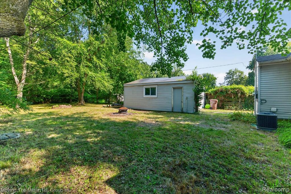 21847 Fenster Street, Belleville, MI 48111 — Photo 27