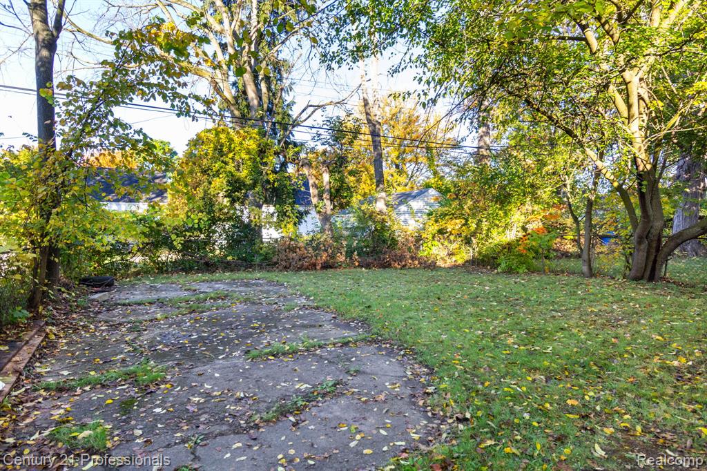 18951 Edinborough Road, Detroit, MI 48219 — Photo 31