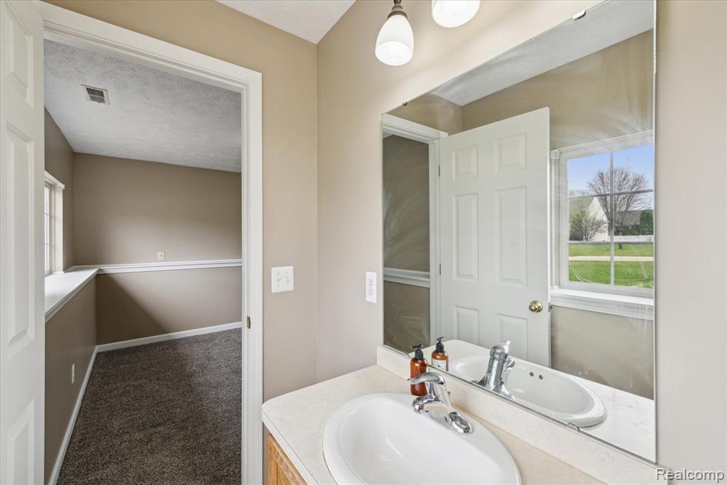 684 HAYSTACK Drive, Linden, MI 48451 — Photo 15