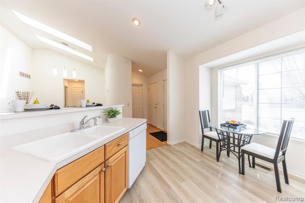 4036 BOULDER POND Drive, 15, Ann Arbor, MI 48108 — Photo 18