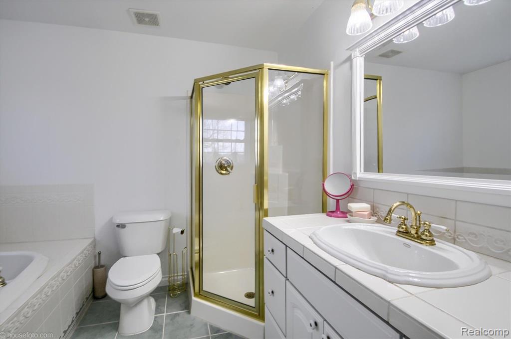 5732 COBBLESTONE Drive, North Branch, MI 48461 — Photo 28