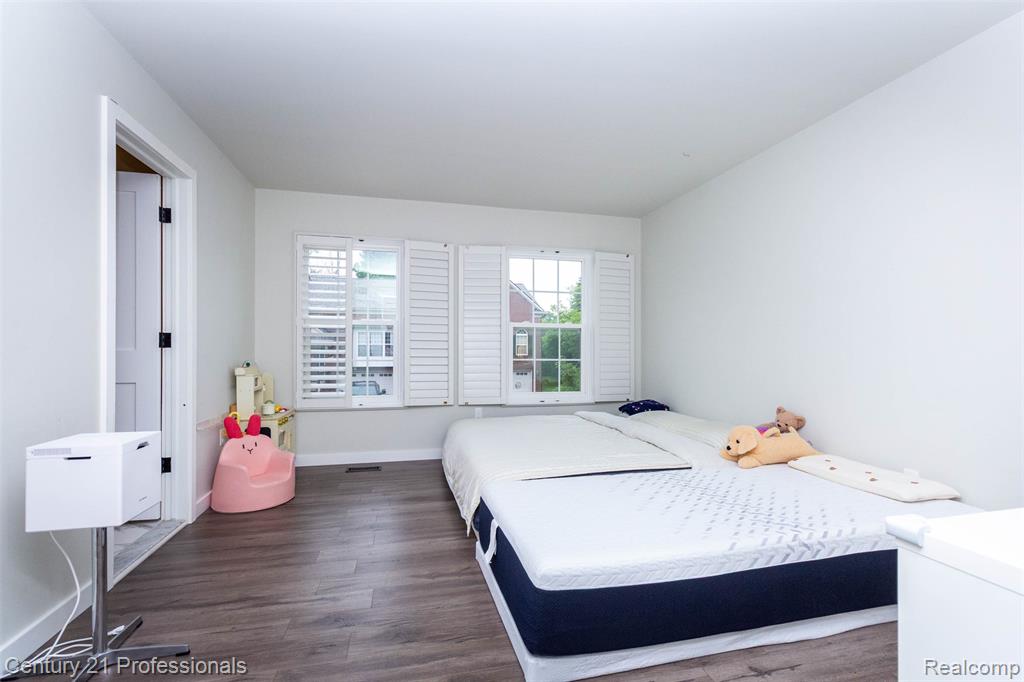 757 Sandalwood Drive, Troy, MI 48085 — Photo 16