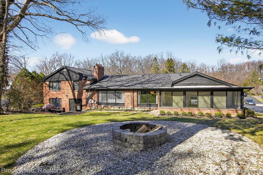 754 N Valley Chase Road, Bloomfield Hills, MI 48304 — Photo 48