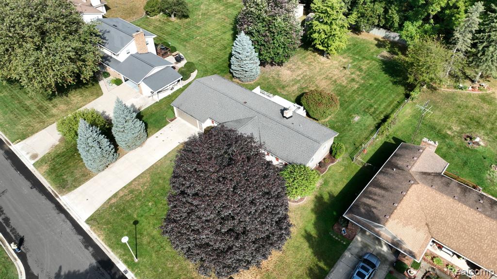 5204 Applewood Drive, Flushing, MI 48433 — Photo 19