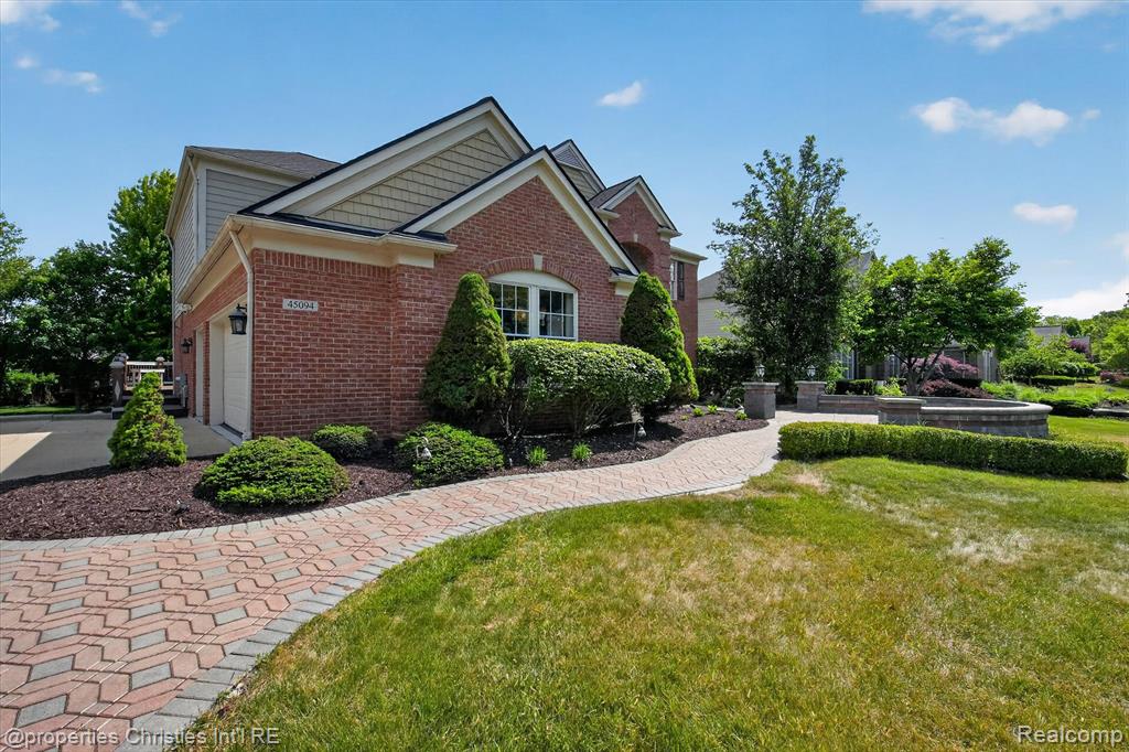 45094 Oak Forest Drive, Northville, MI 48168 — Photo 2