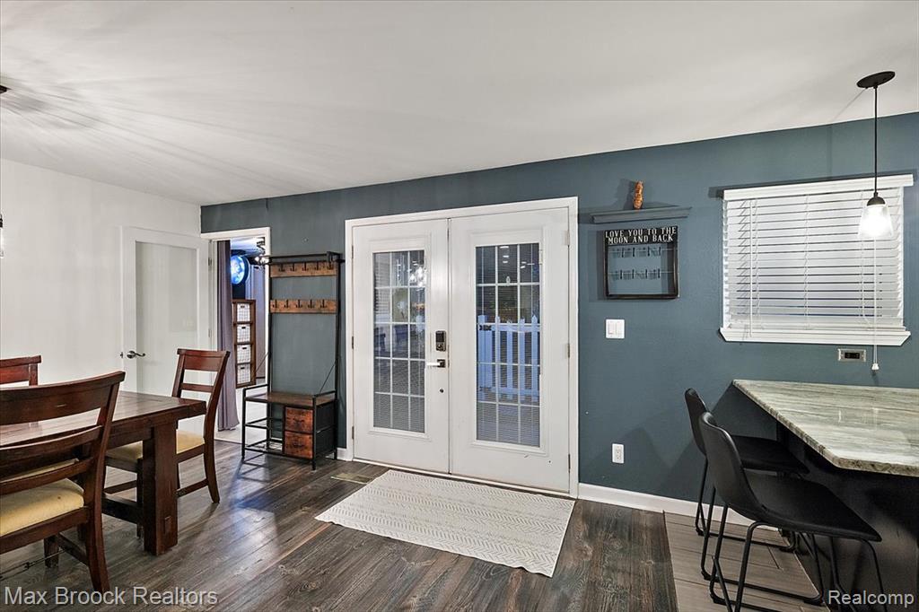 486 Charlevoix Street, Commerce Twp, MI 48382 — Photo 8