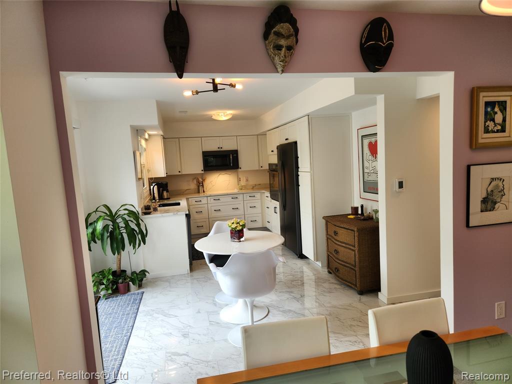 19370 W 11 Mile Road, Lathrup Village, MI 48076 — Photo 10