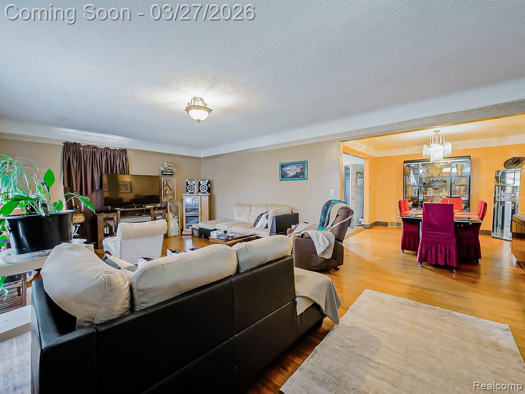 115 W Elza Avenue, Hazel Park, MI 48030 — Photo 3