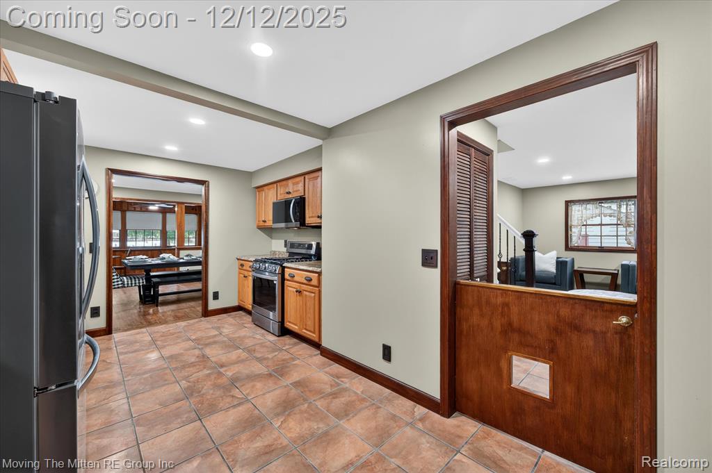 30760 Bayview Drive, Gibraltar, MI — Photo 8
