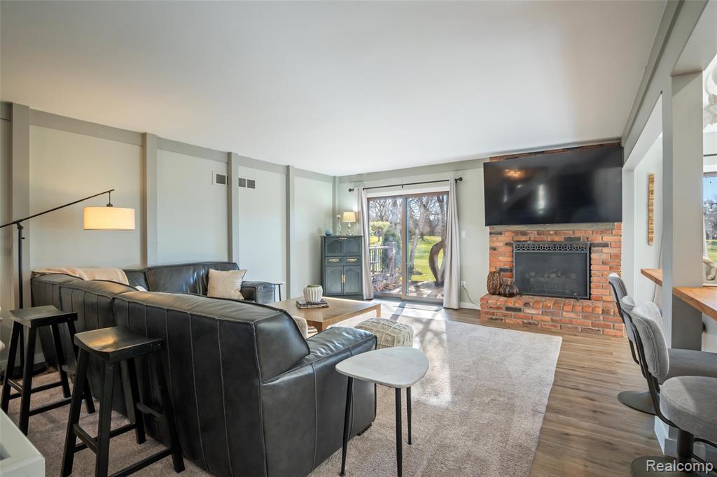 42085 Banbury Road, Northville, MI 48168 — Photo 16
