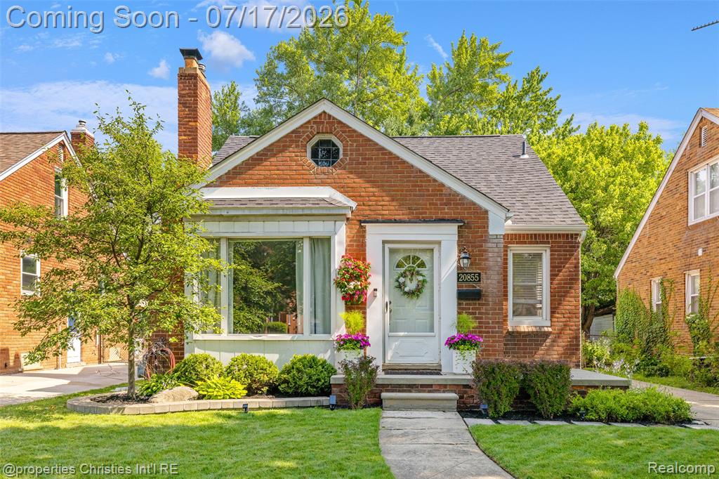 20855 Lochmoor Street, Harper Woods, MI 48225