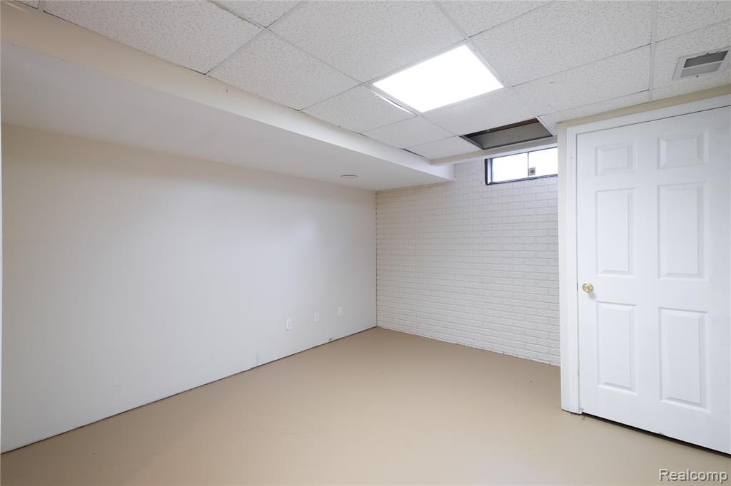 8454 Deer Field Drive, Davison, MI 48423 — Photo 25