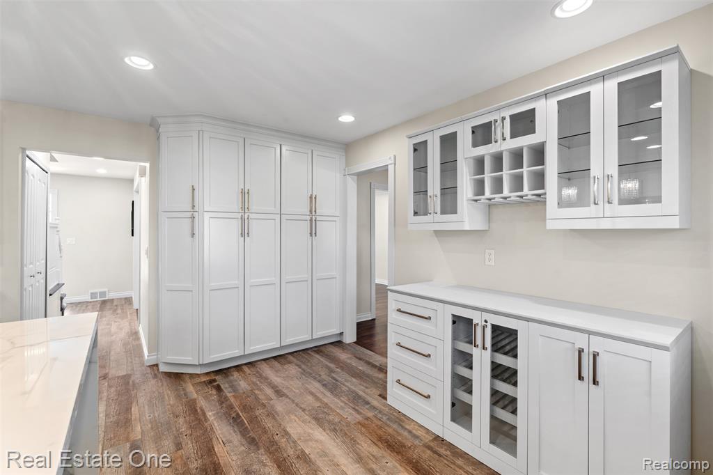 4090 Middlebury Drive, Troy, MI 48085 — Photo 22