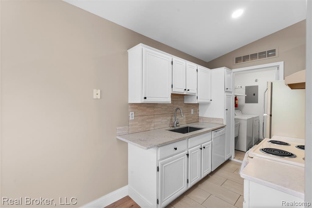 44594 Connecticut, Clinton Twp, MI 48038 — Photo 7