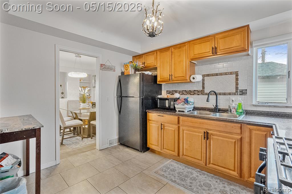 26243 Van Buren Road, Dearborn Heights, MI 48127 — Photo 10