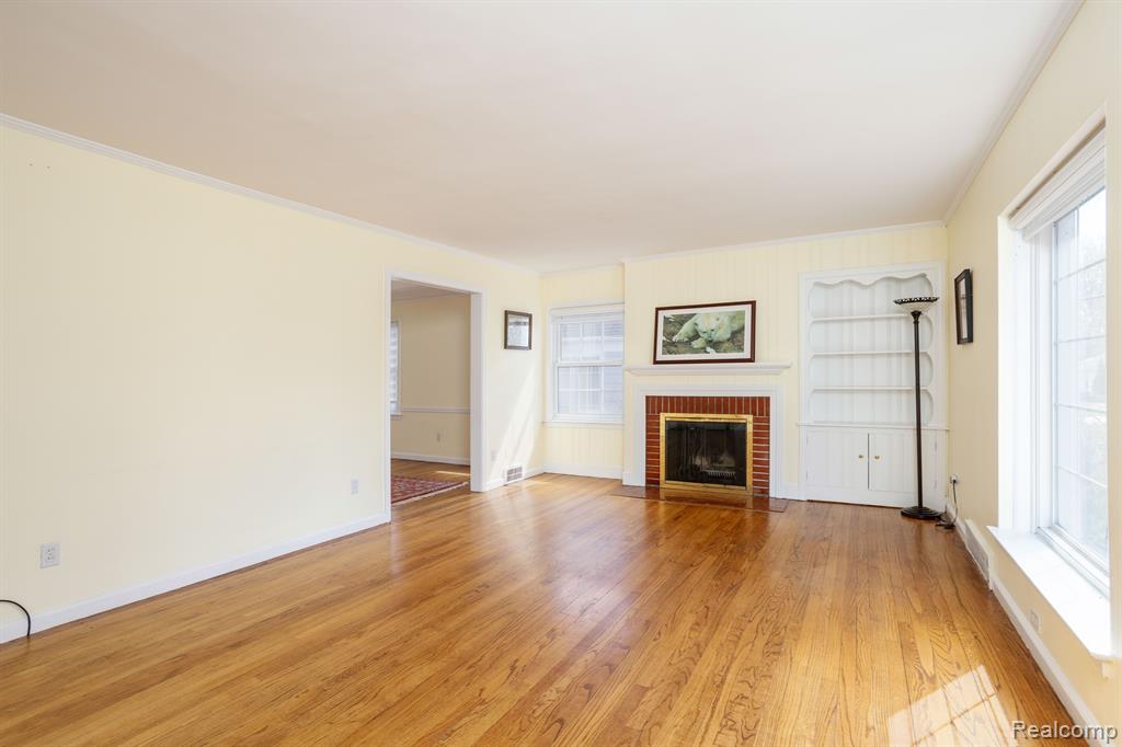 4 DUXBURY Lane, Dearborn, MI 48120 — Photo 5