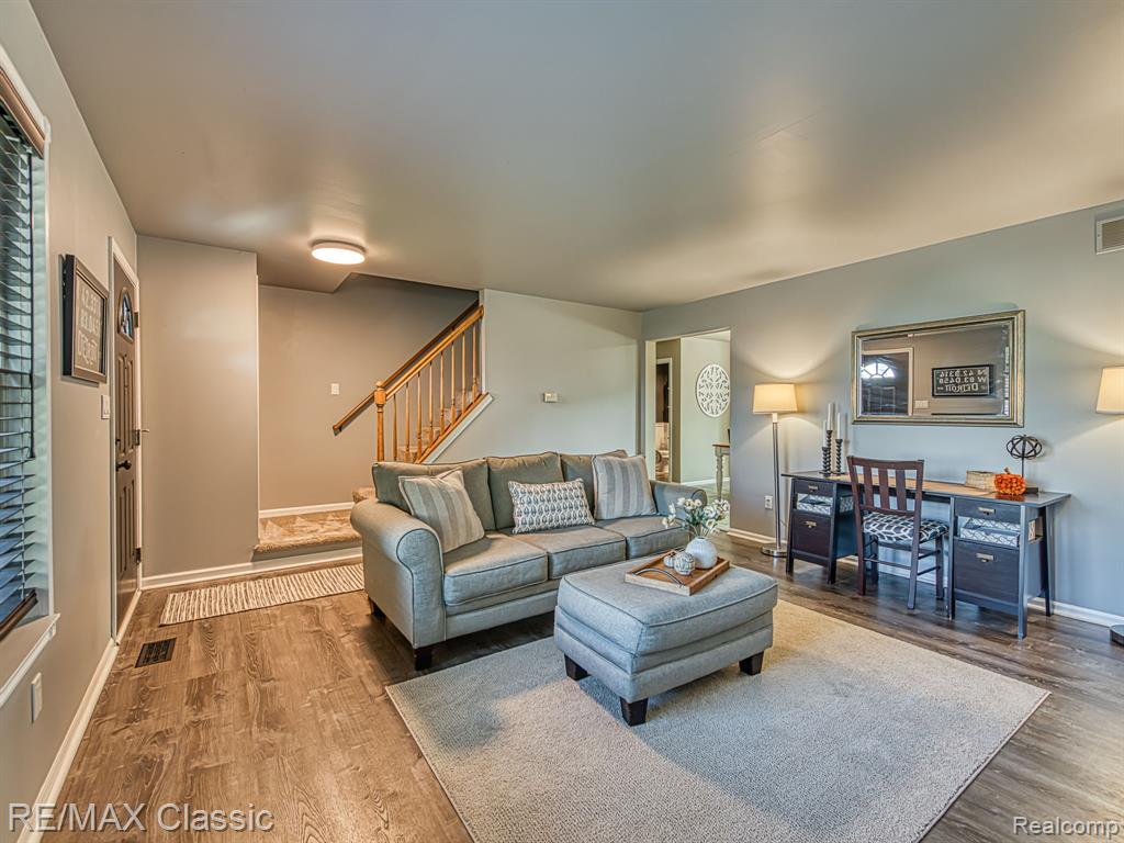 286 Waterlily, Whitmore Lake, MI 48189 — Photo 13