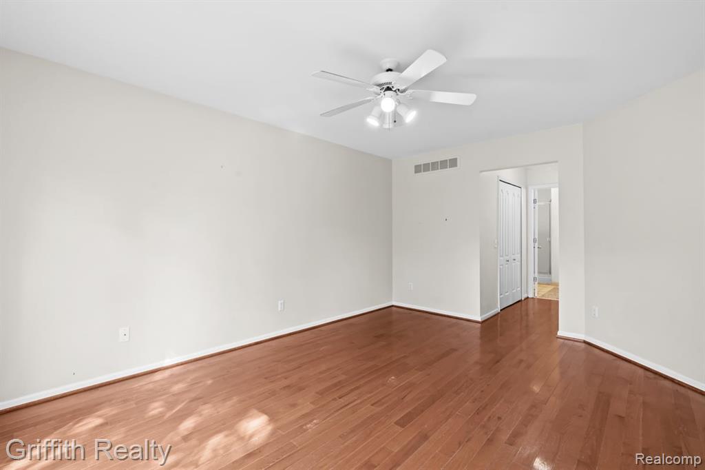 762 Elm Court, Wixom, MI 48393 — Photo 17