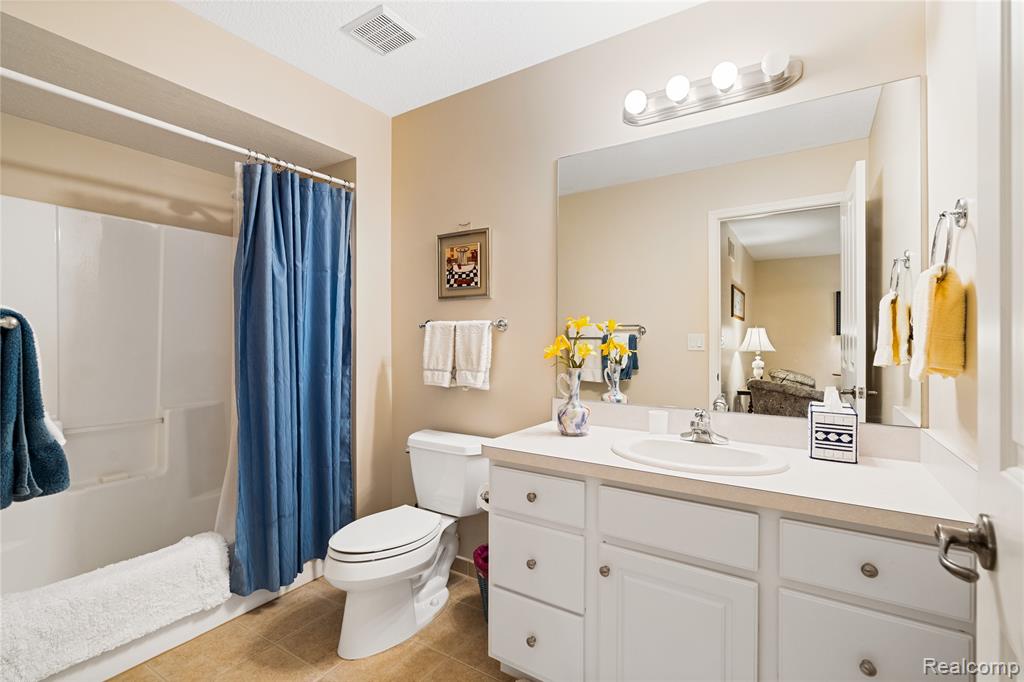 945 Saint James Park Avenue, Monroe, MI 48161 — Photo 38