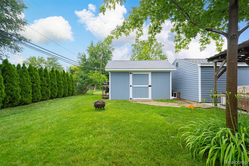 6905 Lathers Street, Garden City, MI — Photo 32