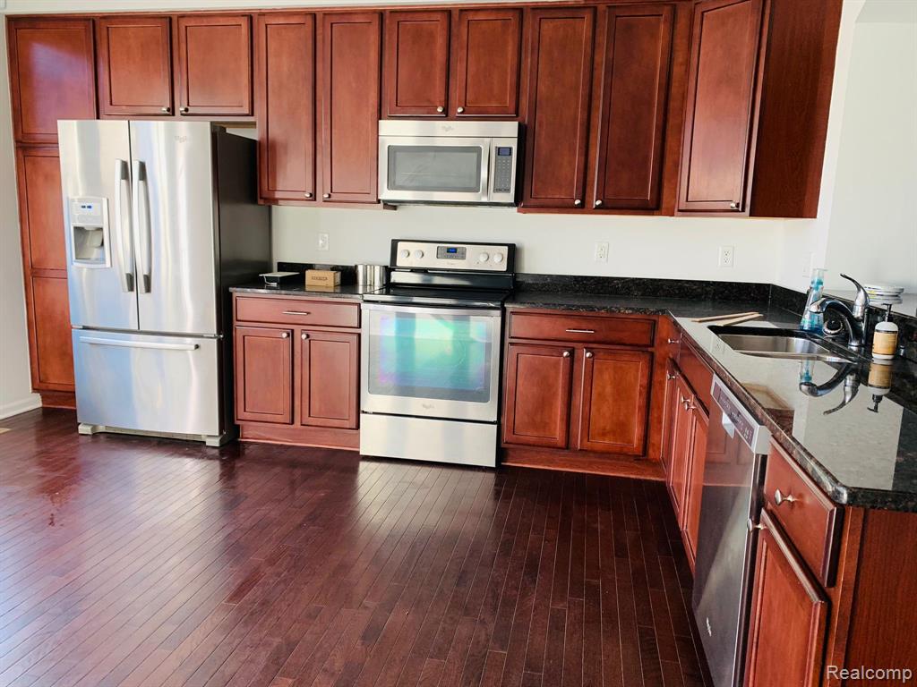 44525 Gwinnett Loop, Novi, MI — Photo 4