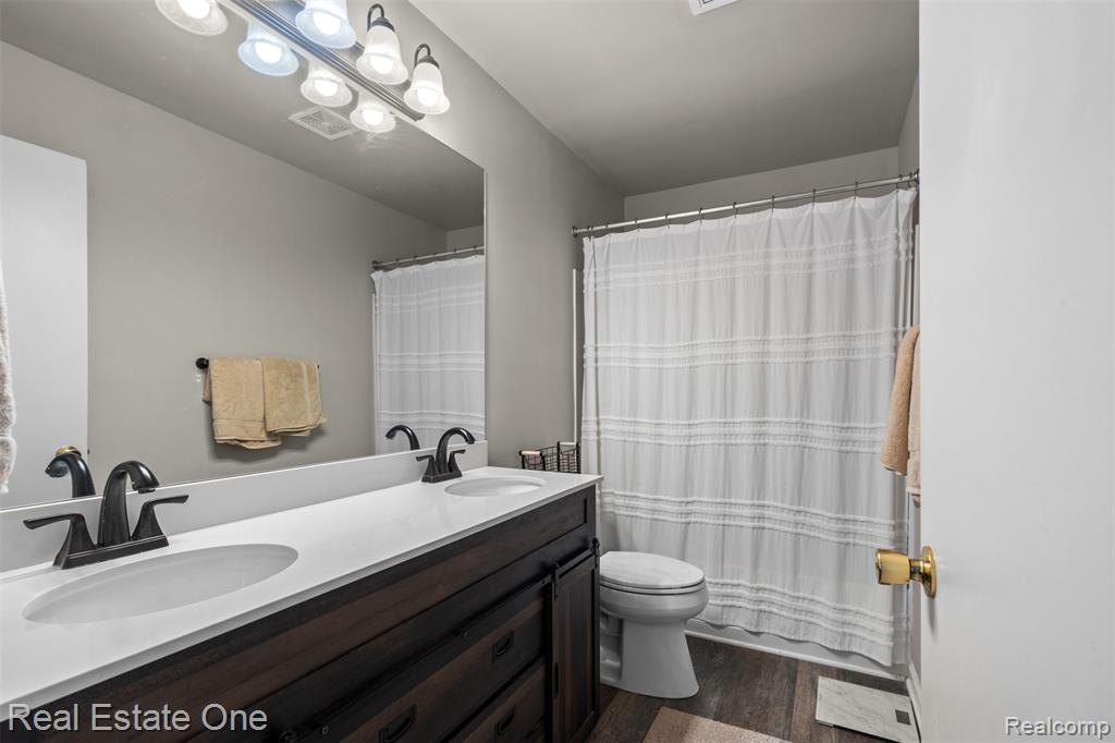 8586 Cass River Drive, Fowlerville, MI 48836 — Photo 22
