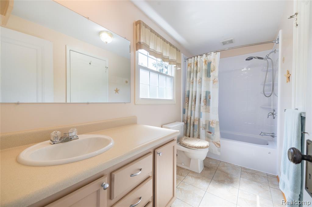 27758 Johnson Road, Grosse Ile, MI 48138 — Photo 32