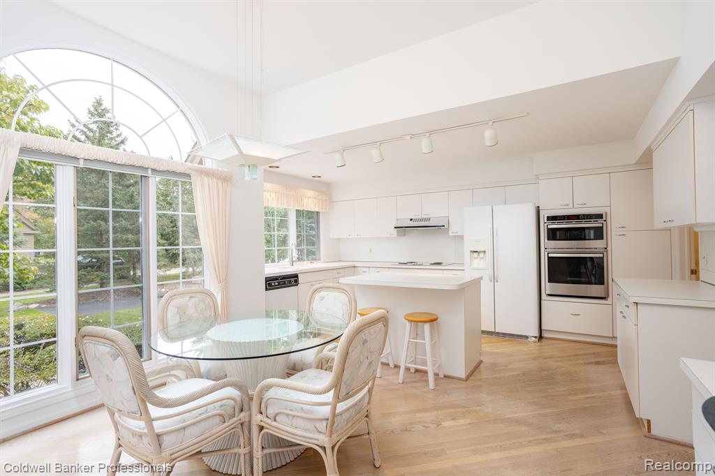 589 CAMBRIDGE Way, 566, Bloomfield Hills, MI 48304 — Photo 33