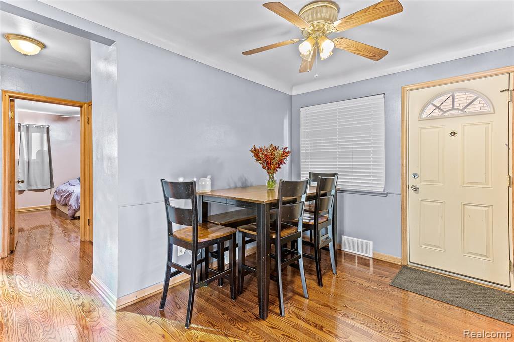 8681 Whitefield Street, Dearborn Heights, MI 48127 — Photo 14