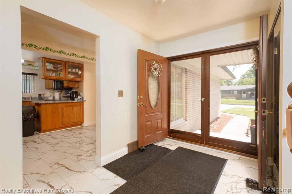 30539 Lund Avenue, Warren, MI 48093 — Photo 5