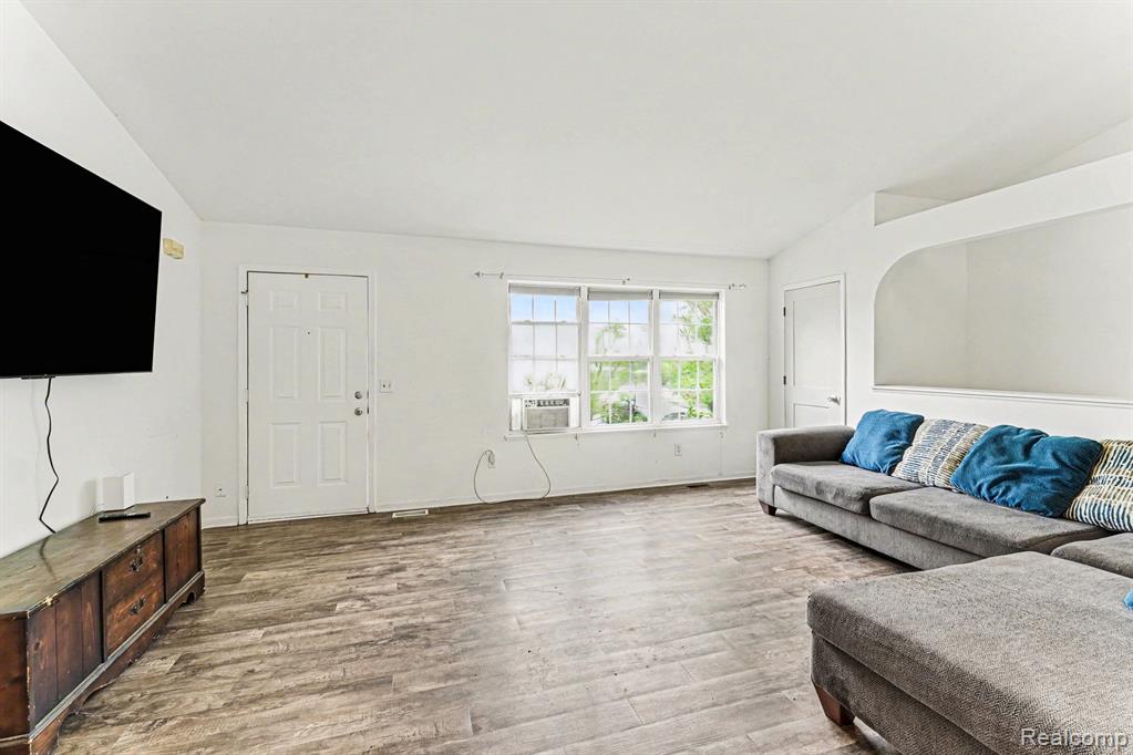 4228 Thom Street, Burton, MI 48509 — Photo 4